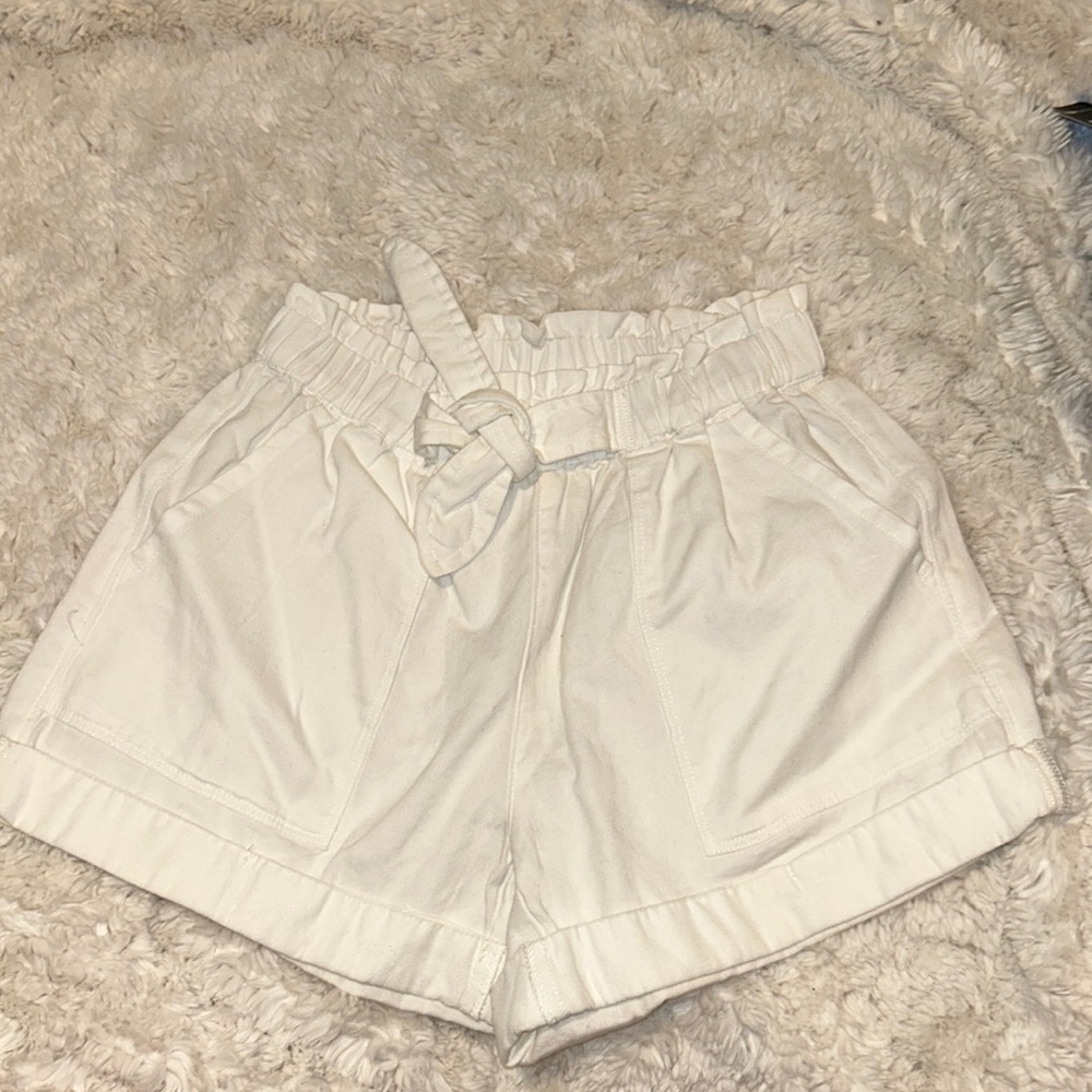 Aerie never worn XS white shorts